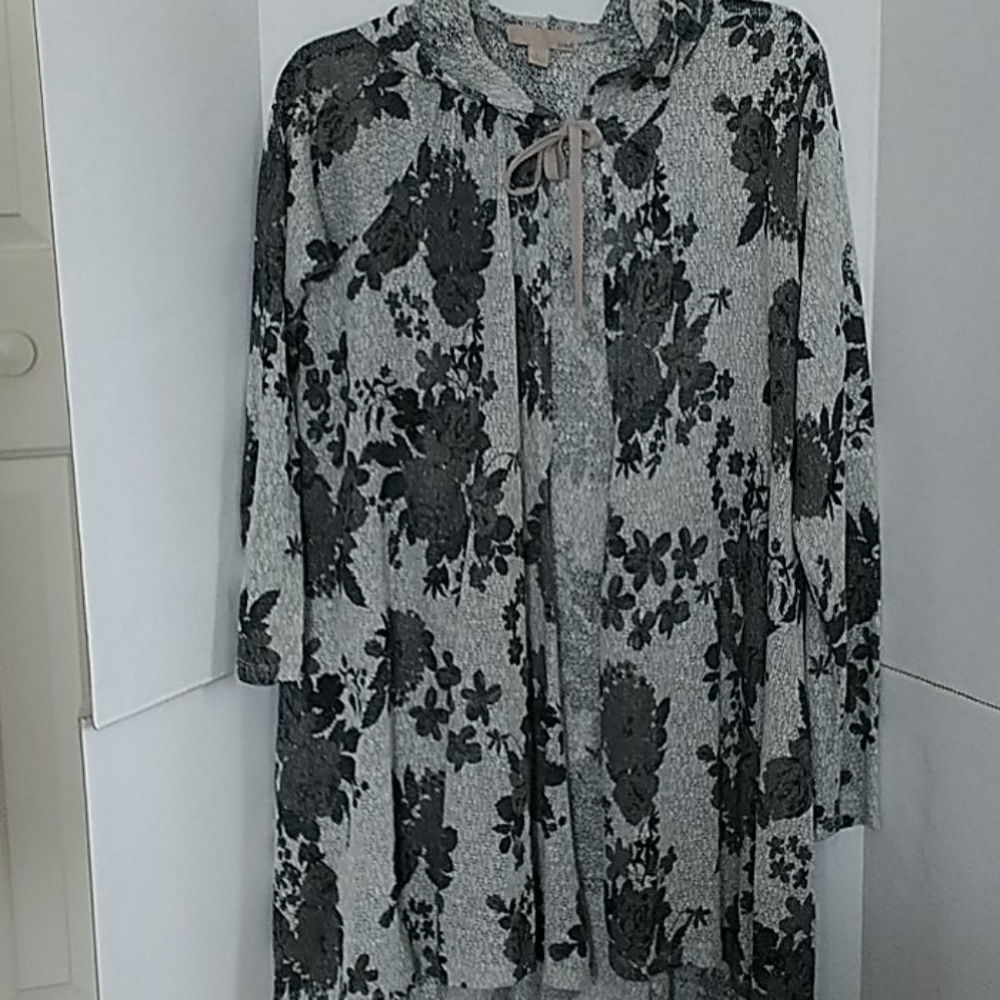 OneA Beach Coverup Gray Floral Gauzy Tie Front L